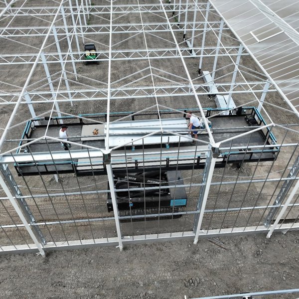 kas in aanbouw van bovenaf